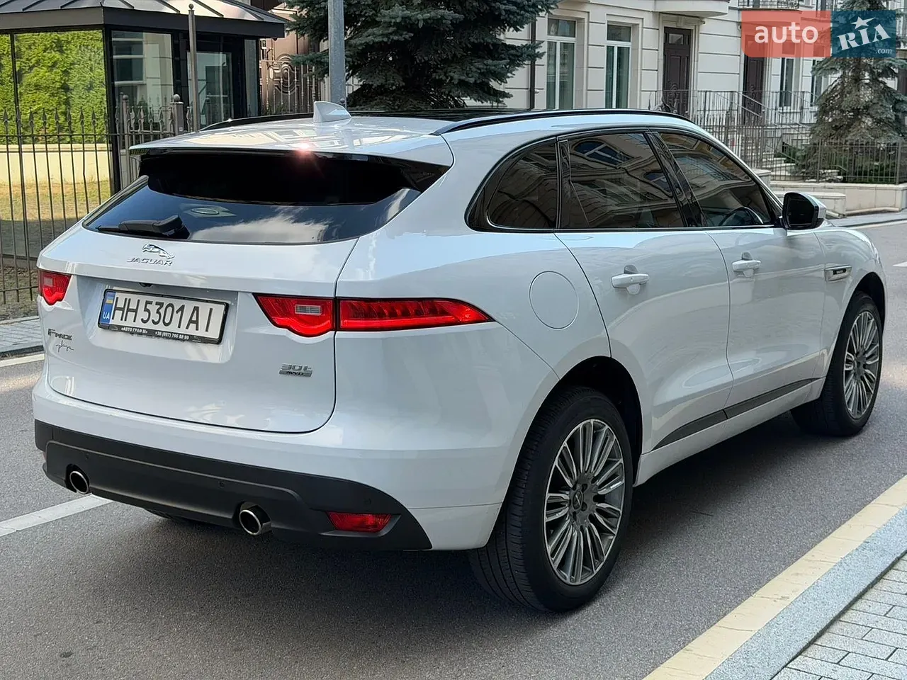 Jaguar F-Pace 2018 photo 5
