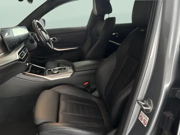 BMW 3 Series 2024 photo 5