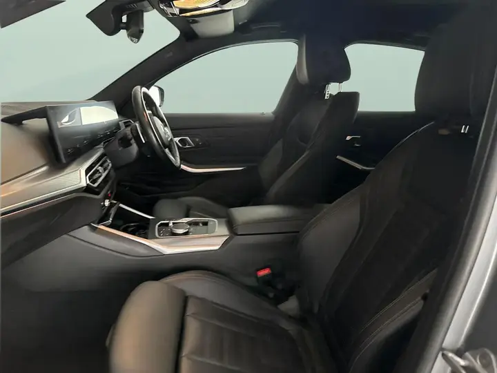 BMW 3 Series 2024 photo 4