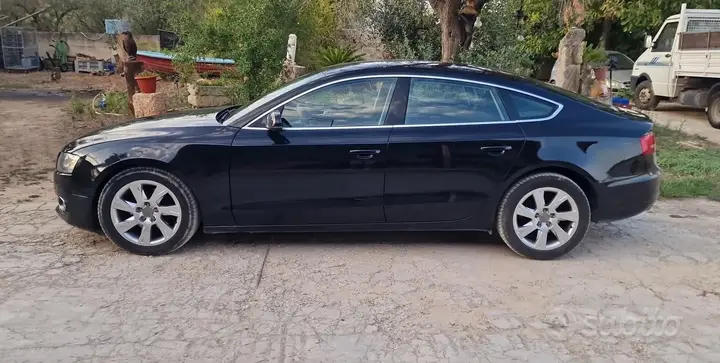 Audi A5 2010 photo 2