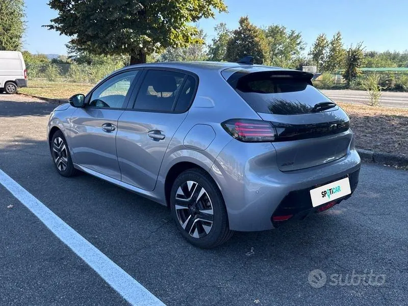 Peugeot 208 2025 photo 3