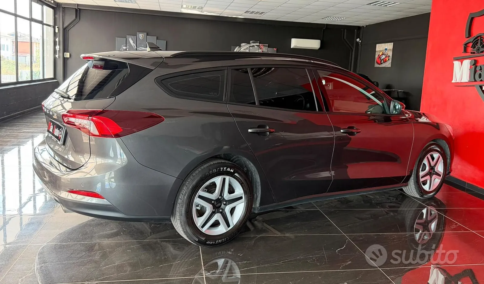 Ford Focus 2022 photo 2