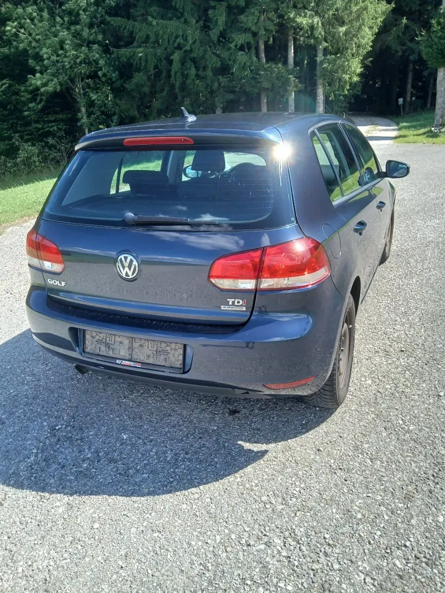 Volkswagen Golf 2010 photo 3
