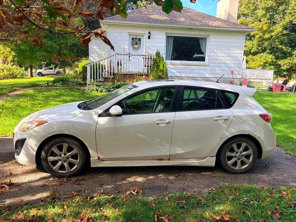 Mazda 3 2011 photo 3