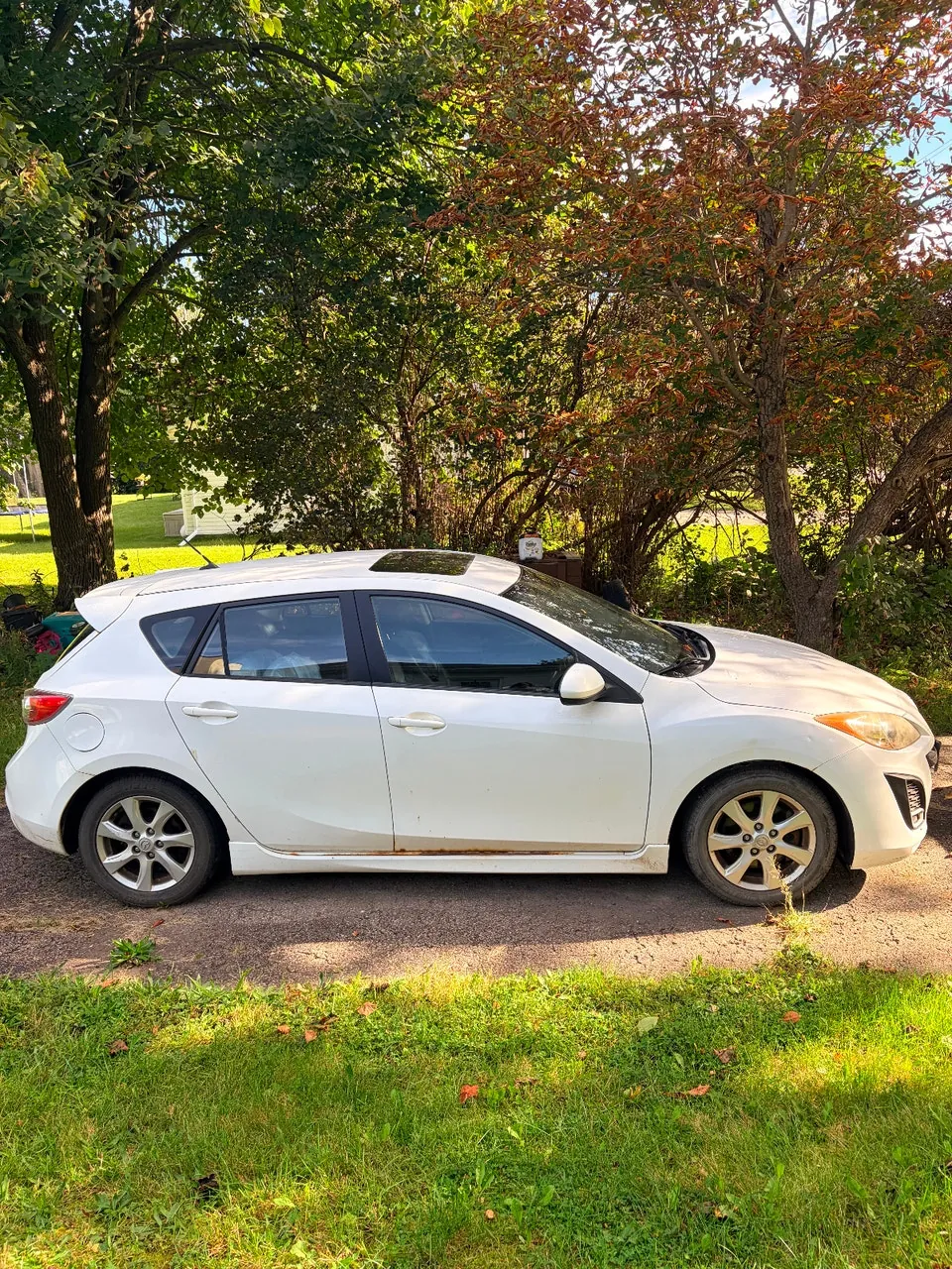 Mazda 3 2011 photo 2