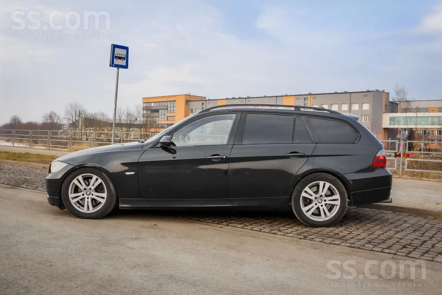 BMW 330Xd 2006 photo 2