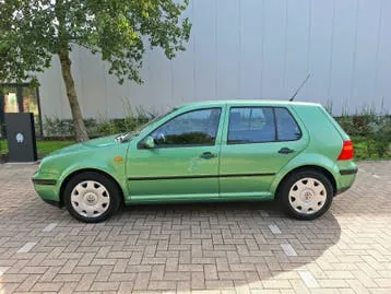 Volkswagen Golf 2002 photo 3