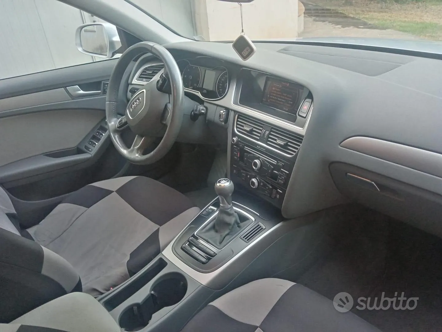 Audi A4 2013 photo 4