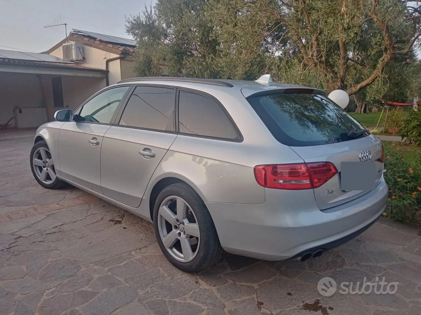 Audi A4 2013 photo 2