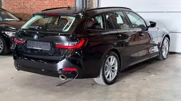 BMW 318 Ia 2023 photo 2