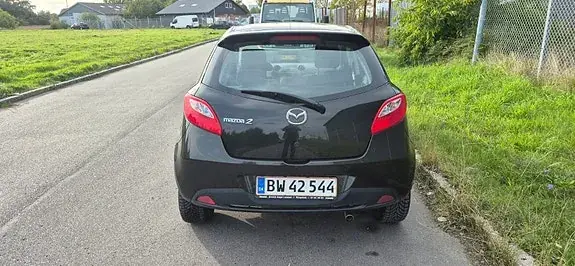 Mazda 2 2010 photo 5