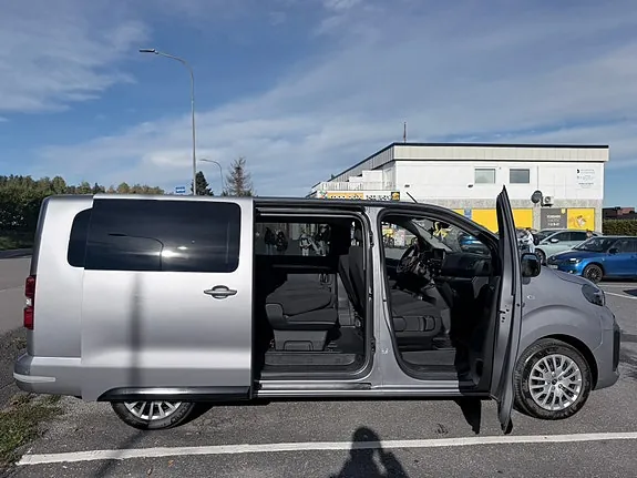 Peugeot E-Traveller 2025 photo 2