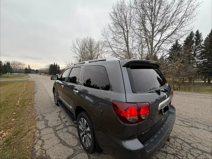 Toyota Sequoia 2018 photo 5