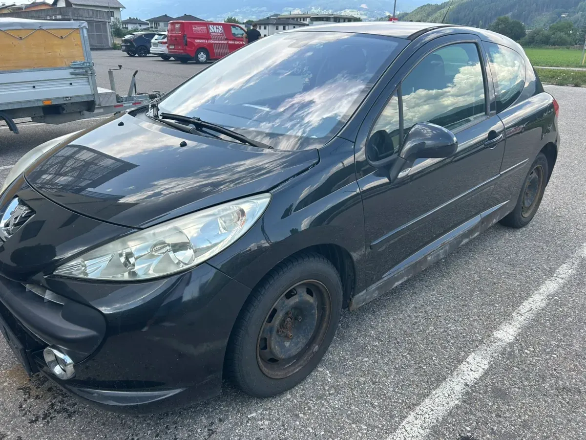 Peugeot 207 2007 photo 3