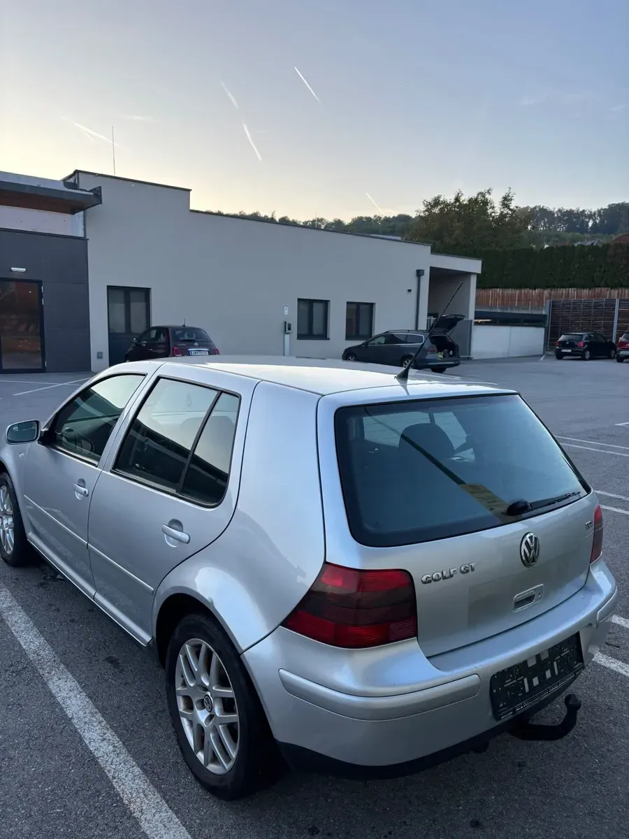 Volkswagen Golf 2003 photo 3
