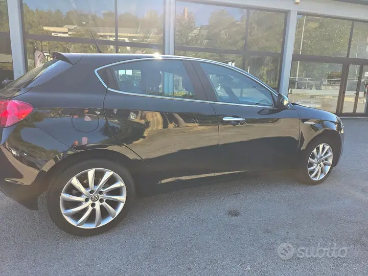Alfa Romeo Giulietta 2016 photo 4