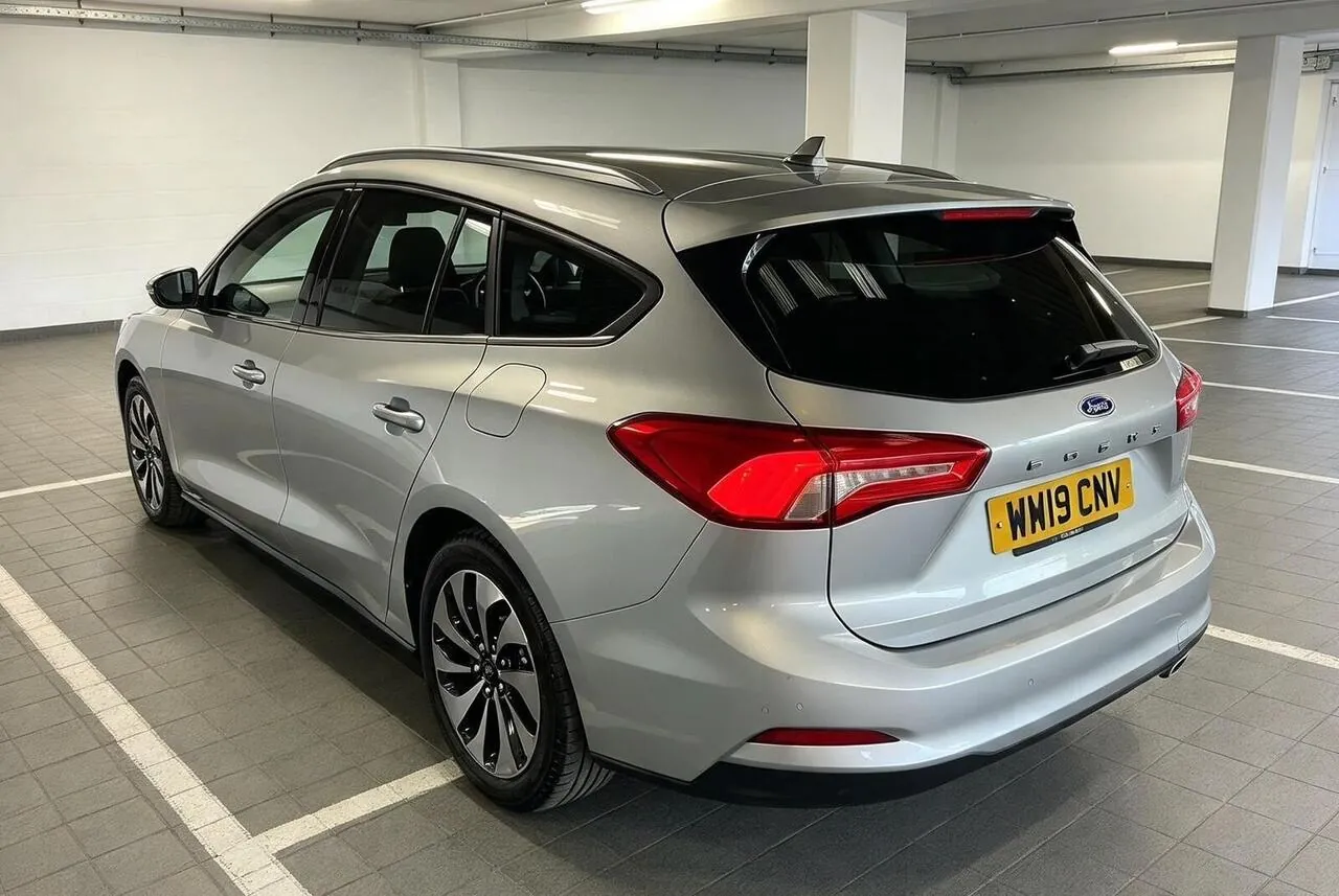 Ford Focus 2019 photo 2