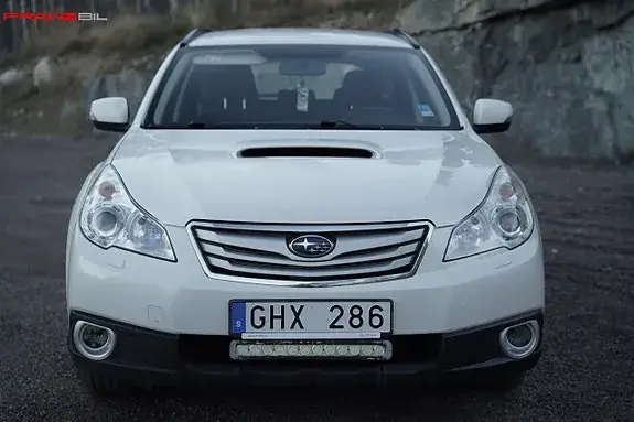 Subaru Outback 2012 photo 3