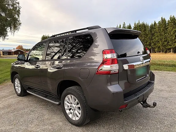 Toyota Land Cruiser 2016 photo 3