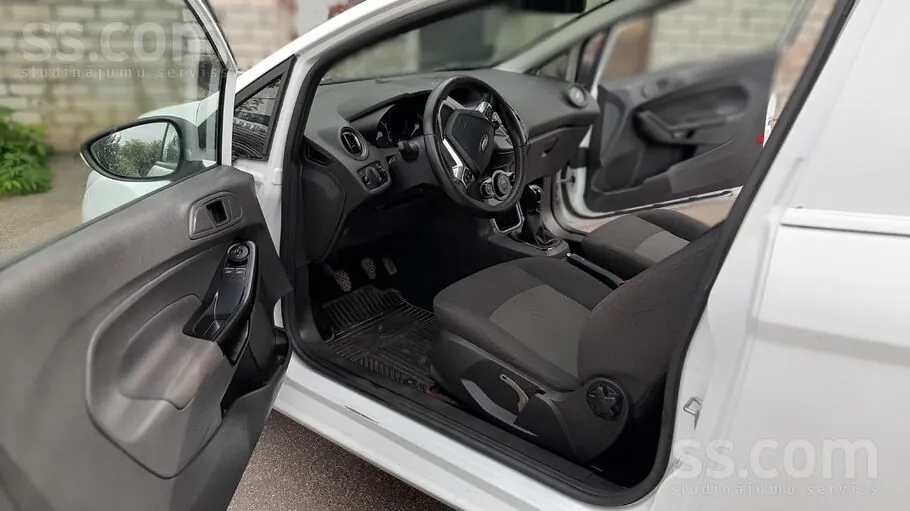 Ford Fiesta 2016 photo 5