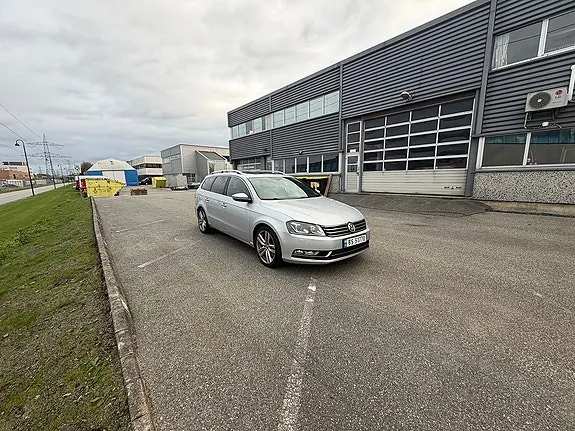 Volkswagen Passat 2013 photo 2
