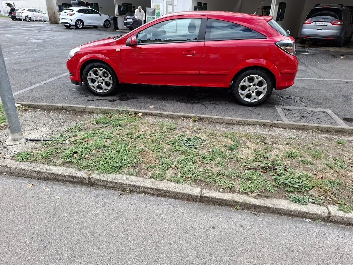 Opel Astra 2009 photo 2