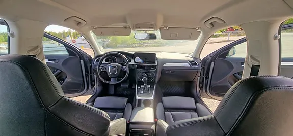Audi A4 2010 photo 5