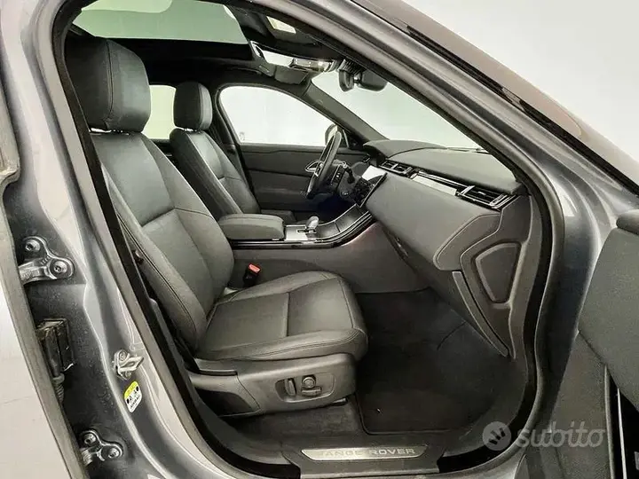 Land Rover Velar 2023 photo 3