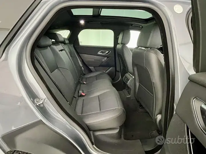 Land Rover Velar 2023 photo 5