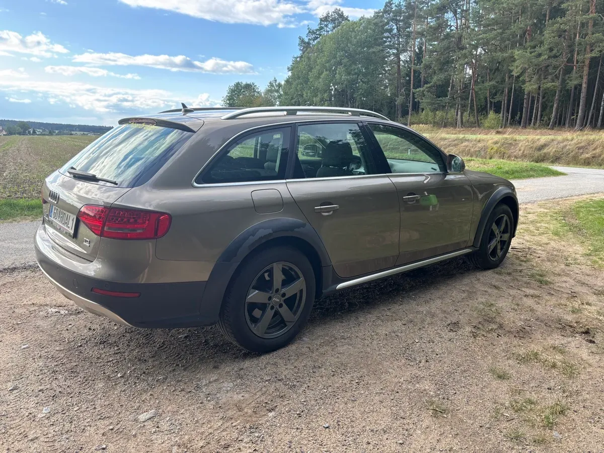 Audi A4 Allroad 2011 photo 3