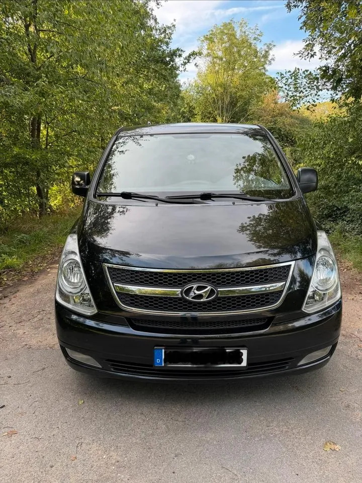 Hyundai H-1 Starex