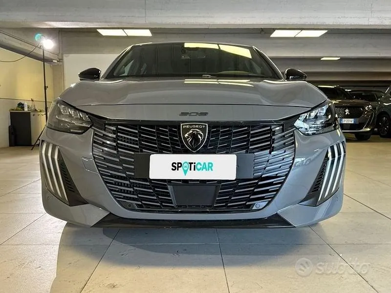 Peugeot 208 2025 photo 2