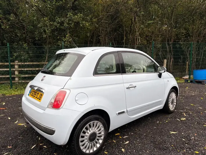 Fiat 500 Lounge 2009 photo 4