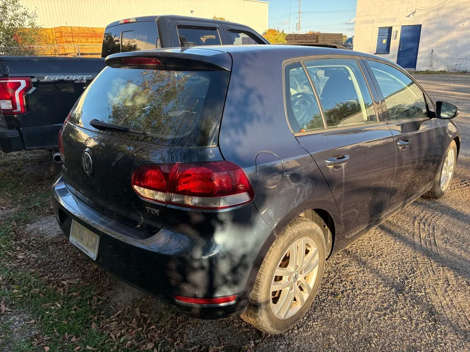 Volkswagen Golf 2011 photo 4