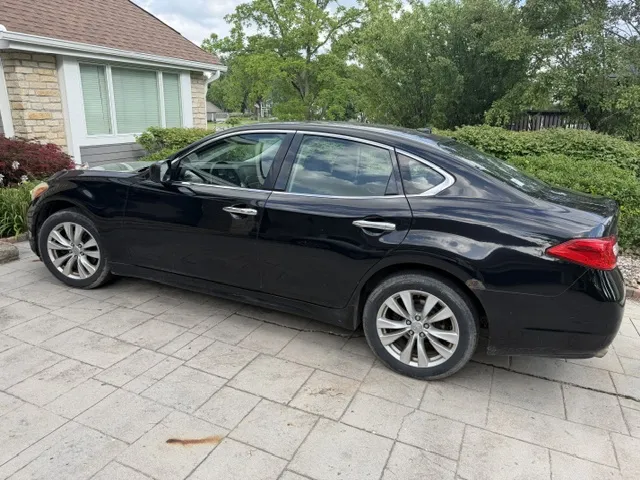 Infiniti M37