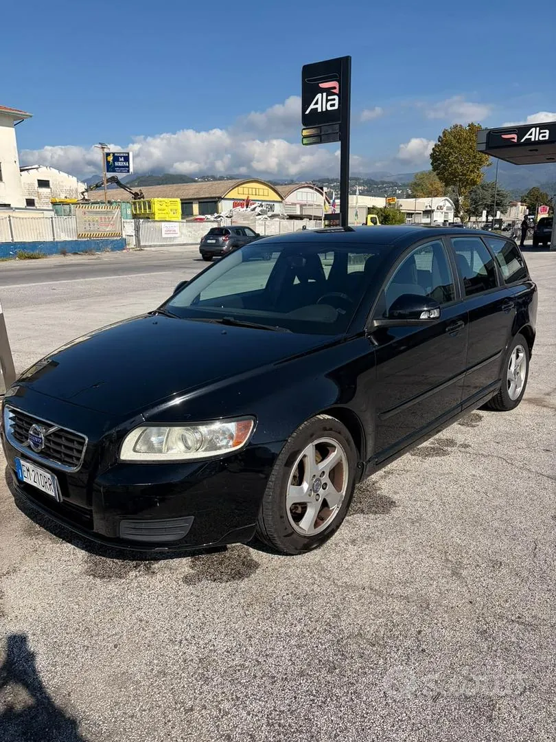 Volvo V50 2012 photo 2