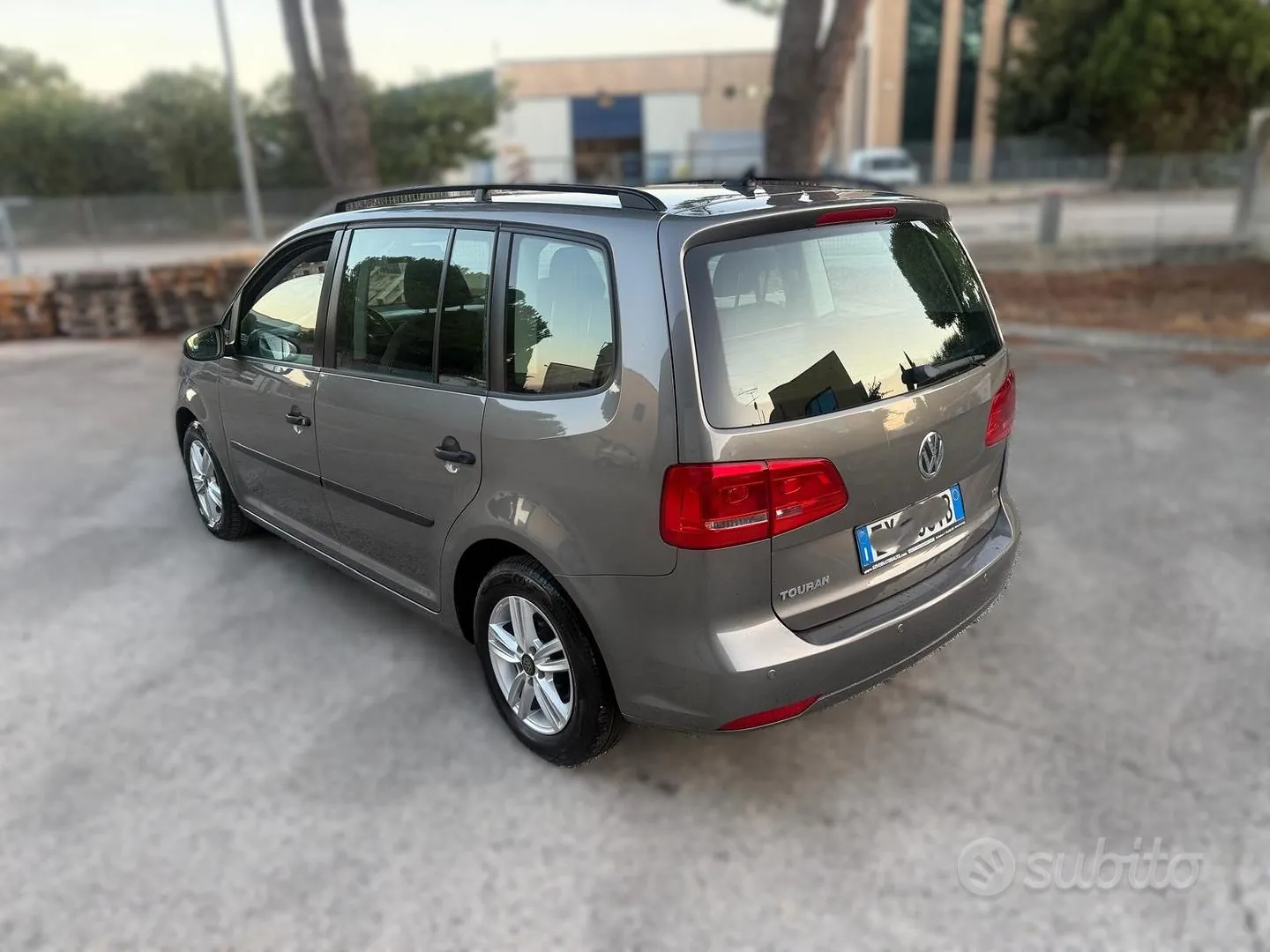 Volkswagen Touran 2015 photo 5