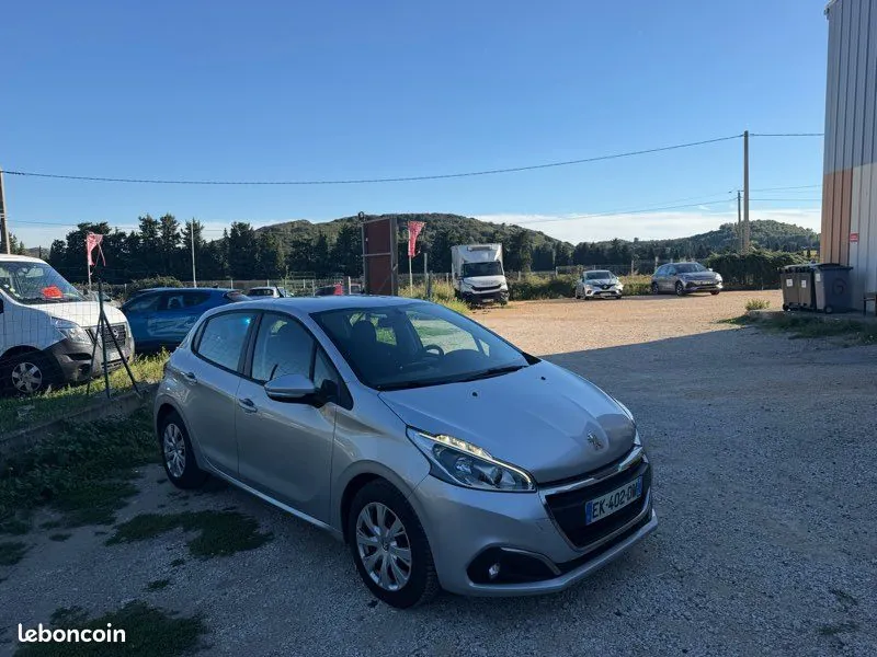 Peugeot 208 2017 photo 3