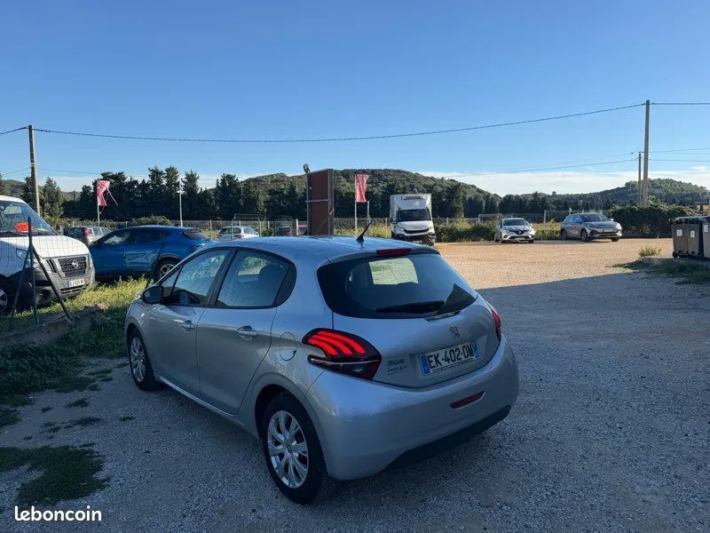 Peugeot 208 2017 photo 4