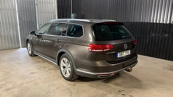 Volkswagen Passat 2018 photo 2
