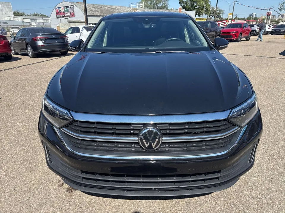 Volkswagen Jetta 2024 photo 2