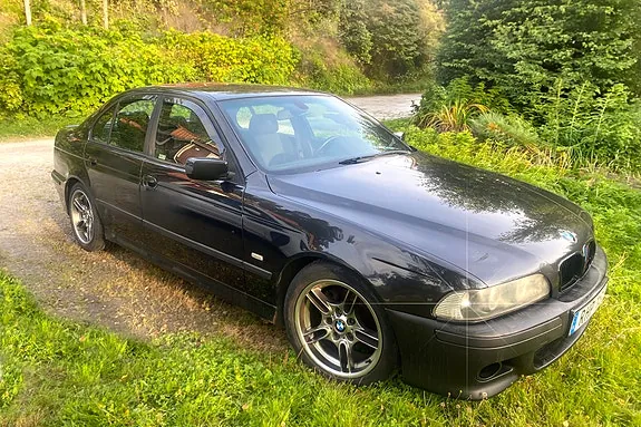BMW 523I