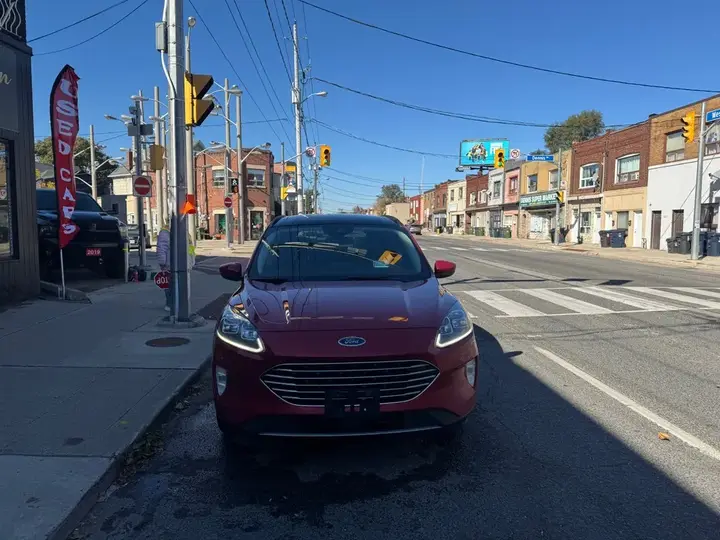 Ford Escape 2021 photo 2