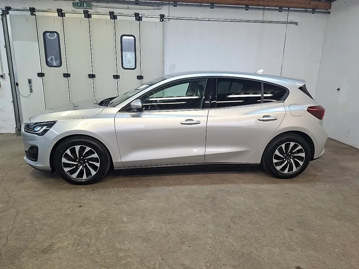 Ford Focus 2023 photo 2