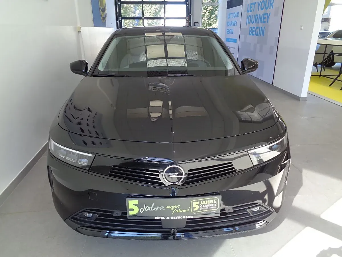 Opel Astra 2023 photo 3