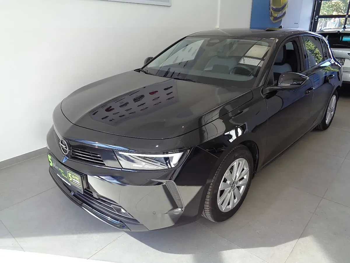 Opel Astra 2023 photo 2