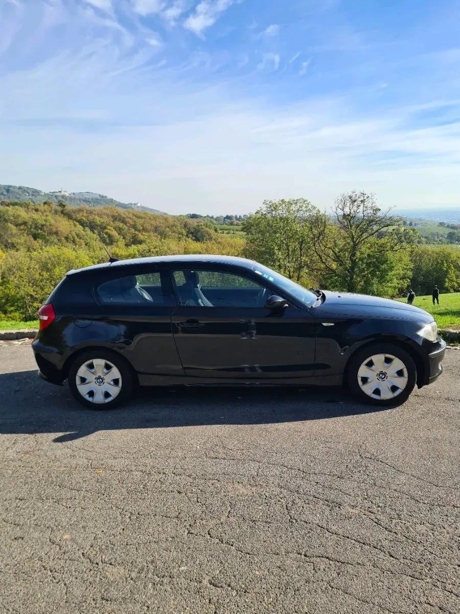 BMW 1 Series 2009 photo 3