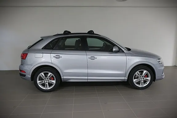 Audi Q3 2018 photo 5