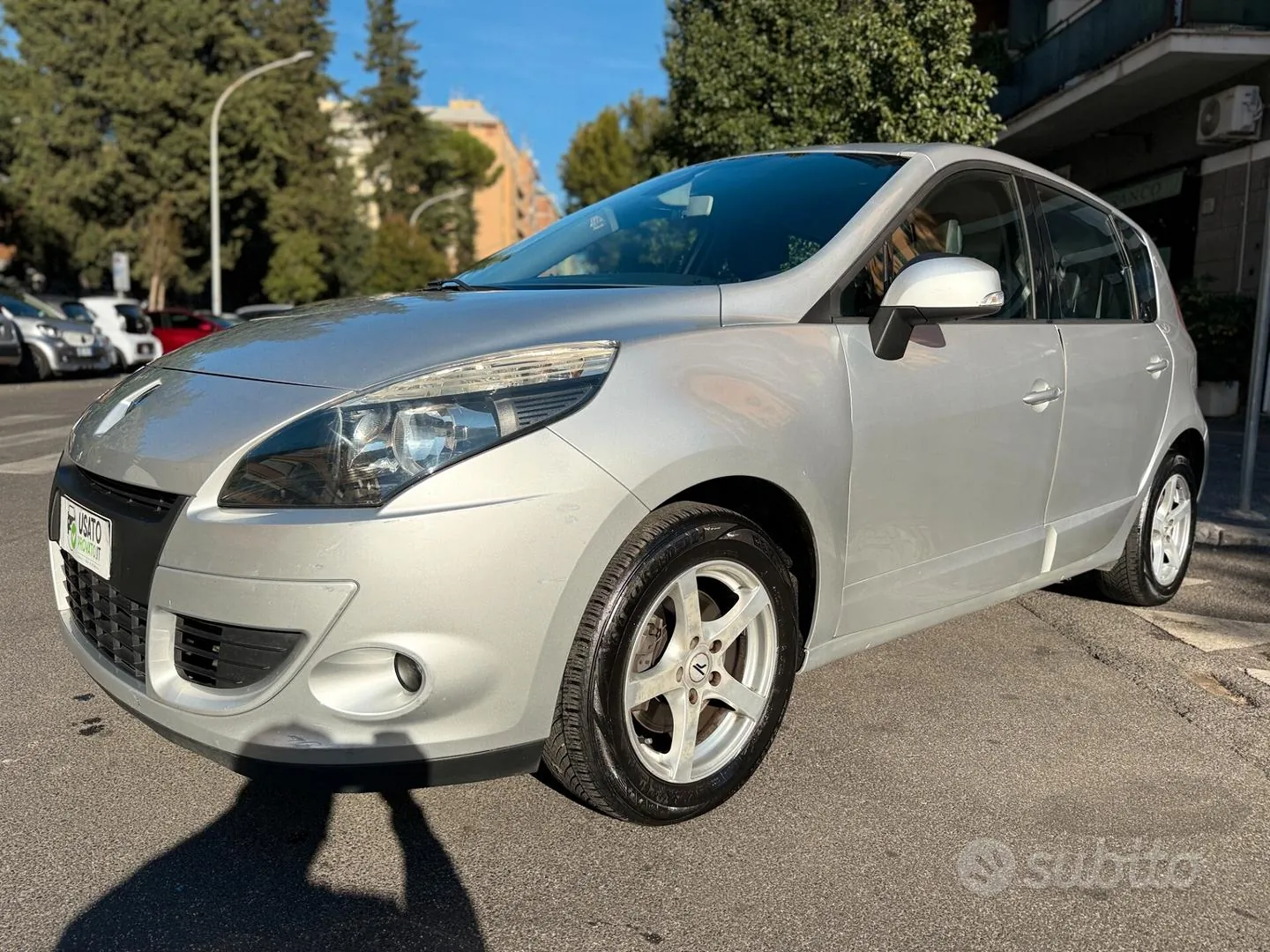 Renault Scenic 2012 photo 3