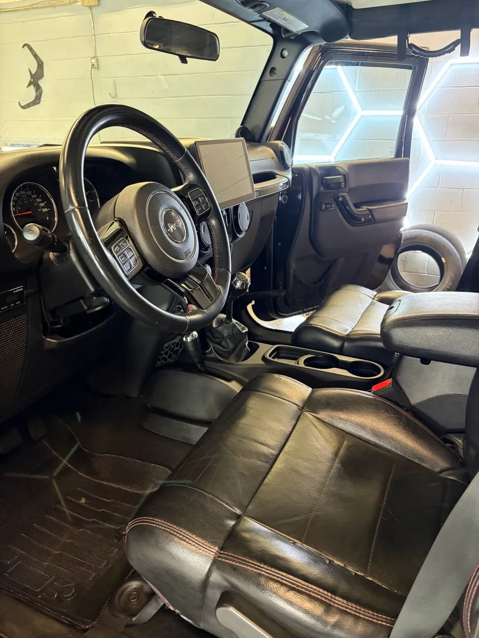 Jeep Wrangler 2012 photo 2